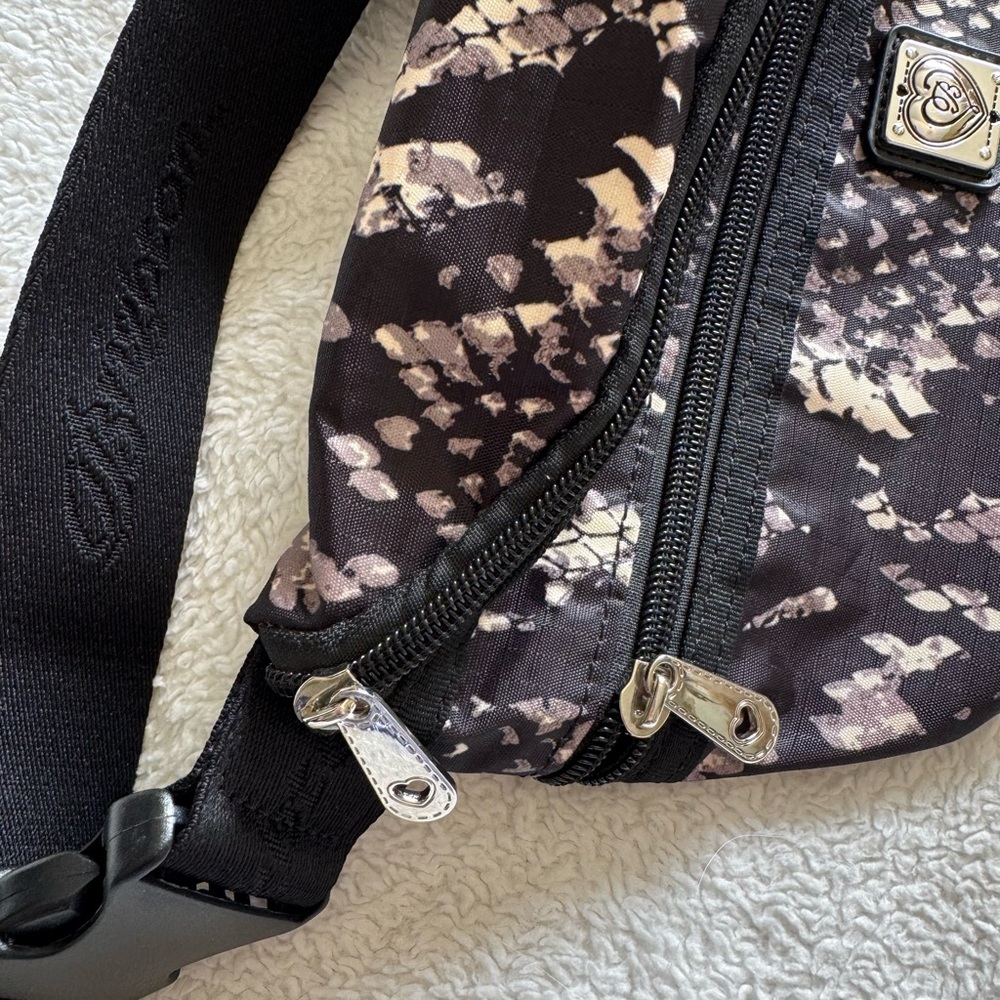 Chic Brighton Mojave Sightseer Belt Bag - Picture 3 of 9